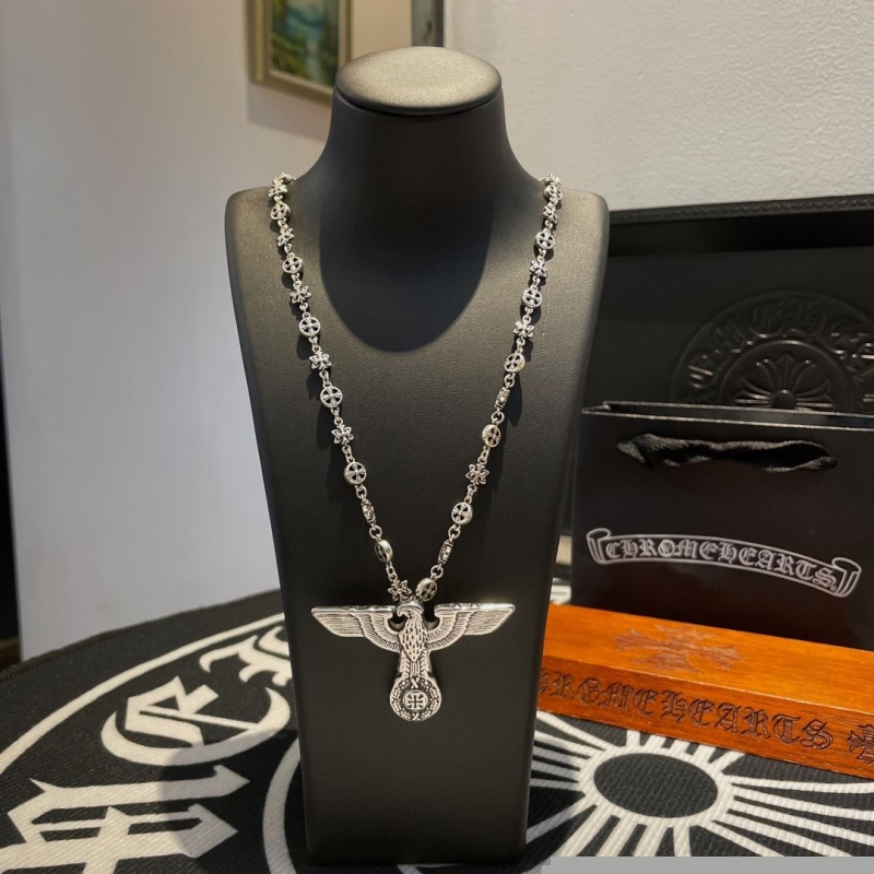 Ch**me He**ts necklaces